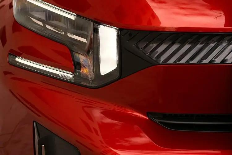 Citroen C3 Aircross Small Crossover/SUV 1.2 Hybrid 136PS Plus e-DCS6 Auto close up