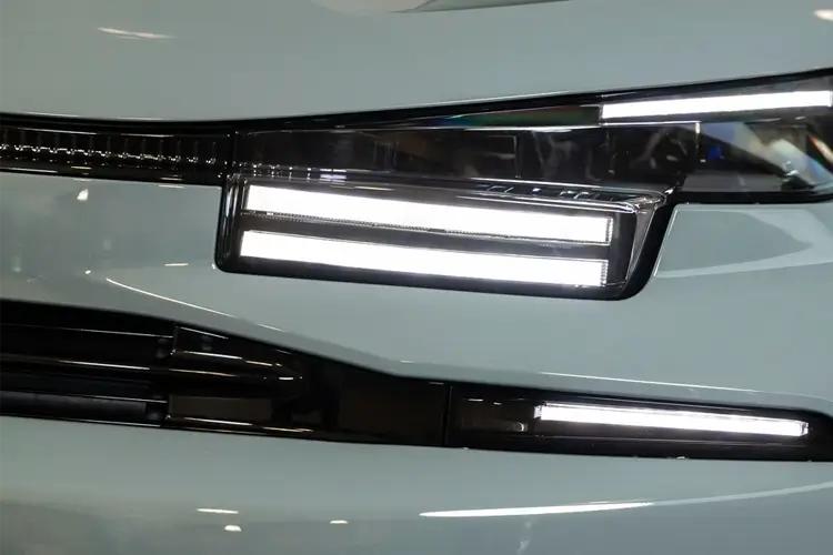 Citroen C4 Hatchback 1.2 Puretech 130 Plus EAT8 Start+Stop close up