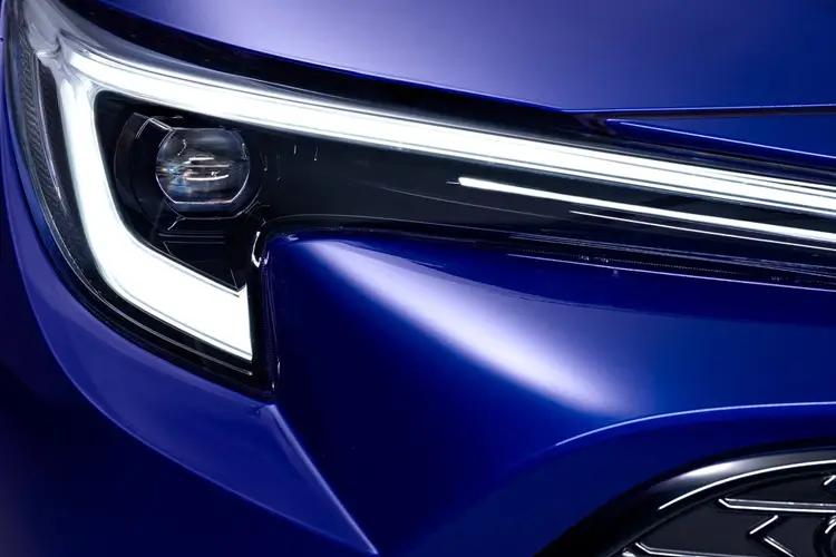 Toyota Corolla Medium Crossover/SUV Sport 2.0 Hybrid 178 Design CVT close up