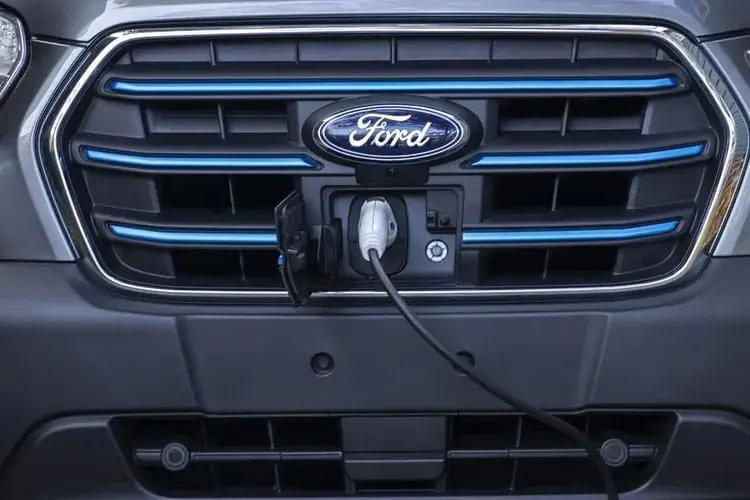 Ford E-Transit Medium Van - Standard 350 L2H2 68kWh 184ps Trend close up