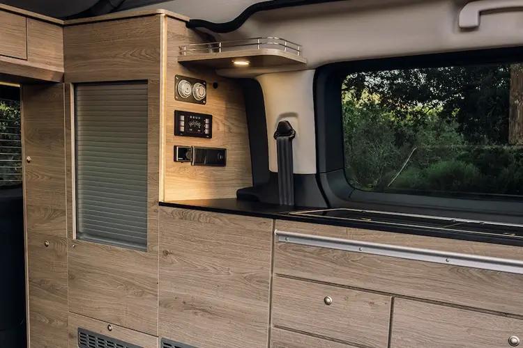 Citroen Holidays MPV 2.2 BlueHDi 180 Max M Auto close up