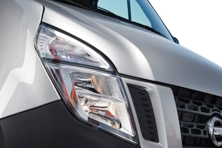 Nissan Interstar Chassis Cab Chassis Cab R35 L2 2.3 dCi 145 Tekna Plus close up