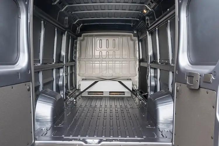 Vauxhall Movano FWD Large Van - High MOVANO-e L4H2 4000 200 110kWh Prime Auto close up