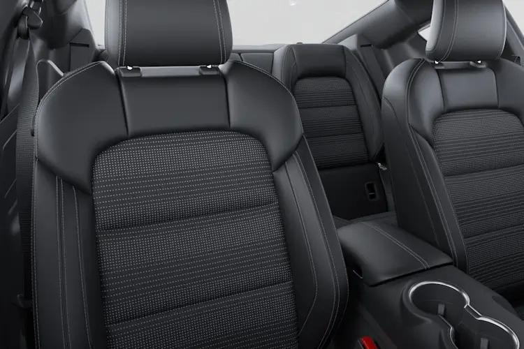 Ford Mustang Saloon 5.0 V8 453 Dark Horse close up