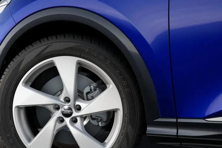 Audi Q5 Medium Crossover/SUV TDI 2.0 204ps Quattro Sport S tronic close up