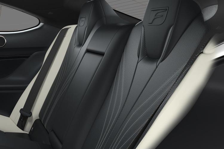 Lexus RC F Coupe 5.0 463hp Track Edition Auto close up