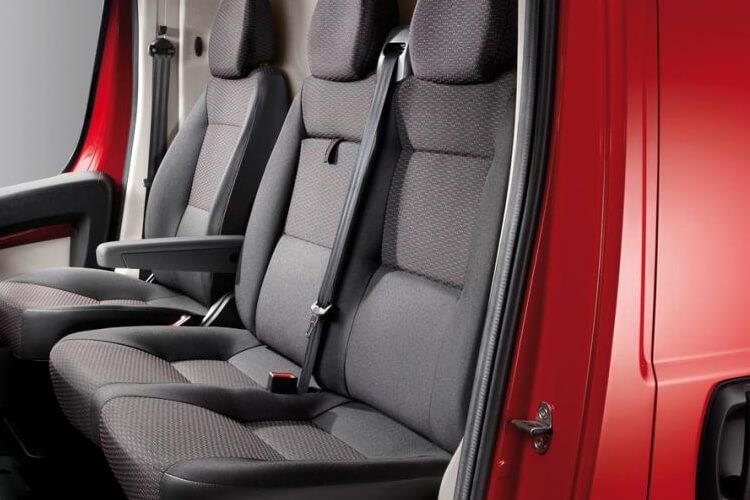 Citroen Relay over 3.5t Large Van - High 40H L4H2 2.2 BlueHDi 165 Enterprise Edition close up