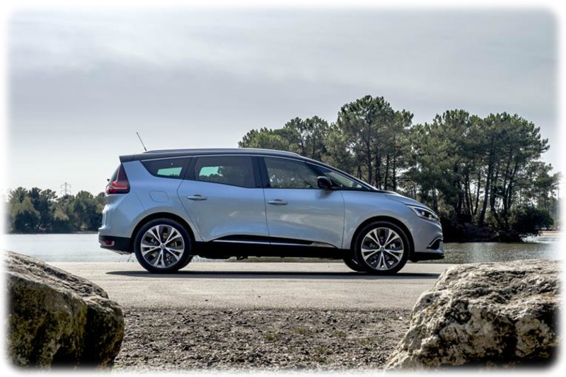 The_New_2017_Renault_Grand_Scenic_side