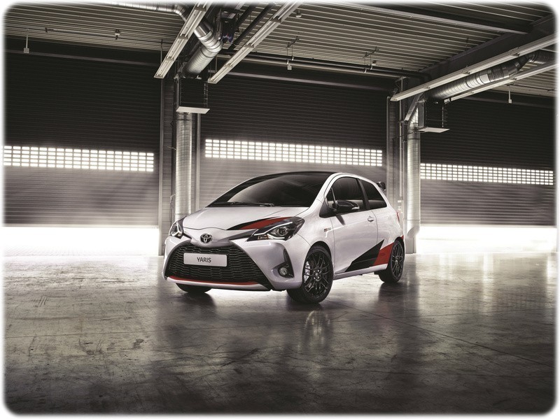 Yaris front