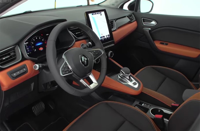 2020 Captur Interior