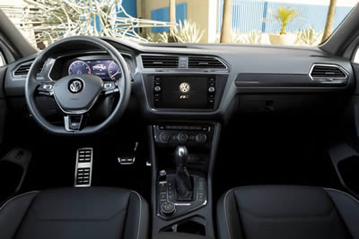 2021 VW Tiguan interior photo