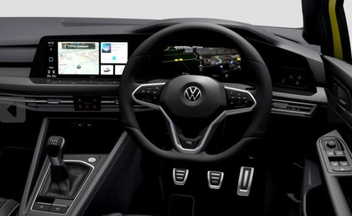 Volkswagen Golf GTI v GTD interior Mk8