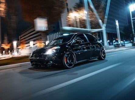 Image of a Black Renault Clio