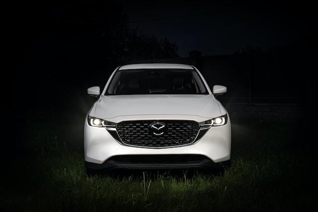 Image of a White Mazda CX-5 Car